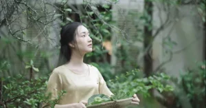 Phụ Nữ Cao Quý Nhờ Sự Giản Dị Ở 3 Khía Cạnh