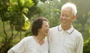 10 Thói Quen Giúp Người Cao Tuổi Hạnh Phúc Hơn